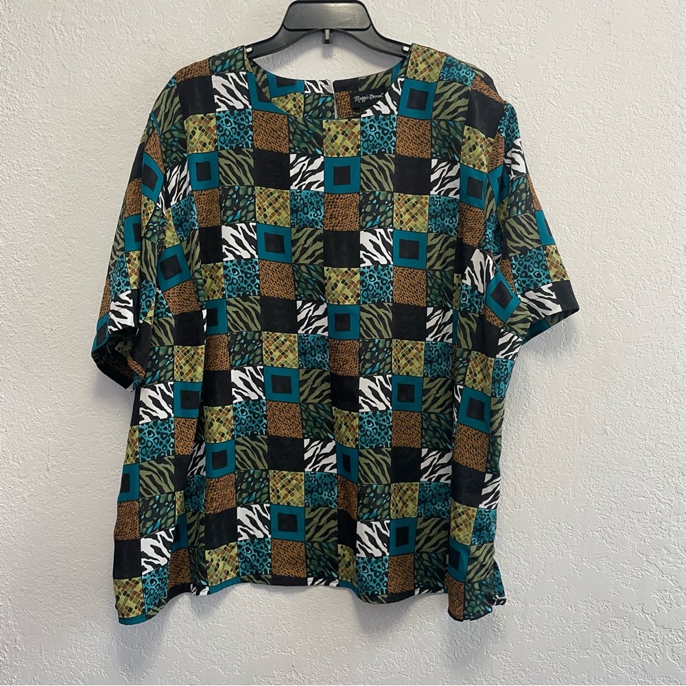 Maggie Barnes 3X Patchwork Print multicolored short sleeve pullover top